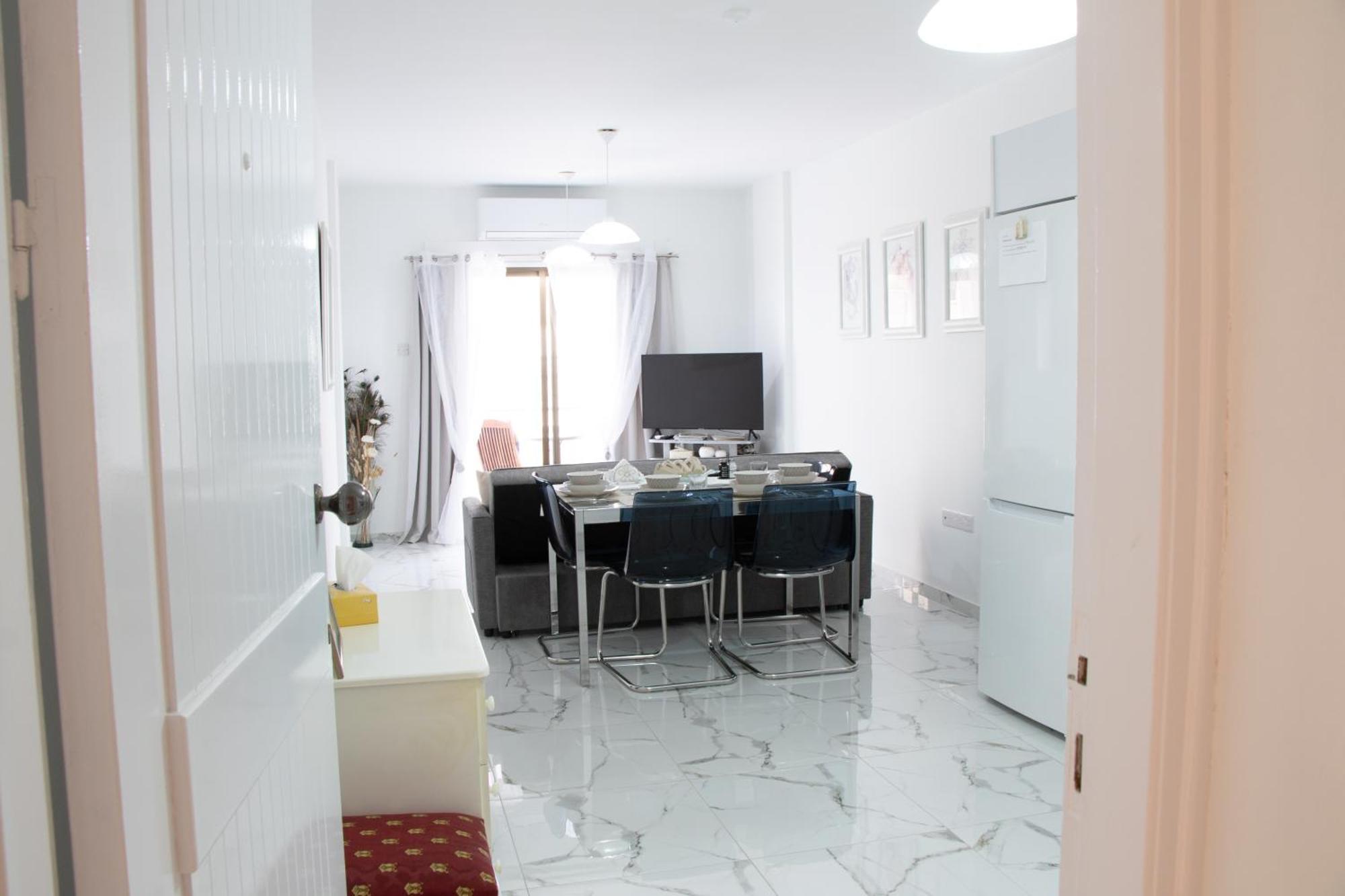 Apartment,Near The Beach Pinikoudes Lárnaca Exterior foto